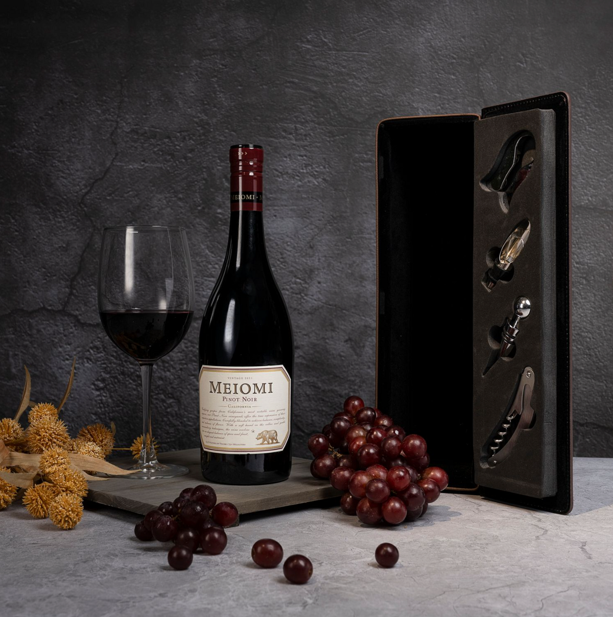 The best luxury Wine Gift Box Set for birthdays, corporate wine gifts, anniversary, thank-you, retirements